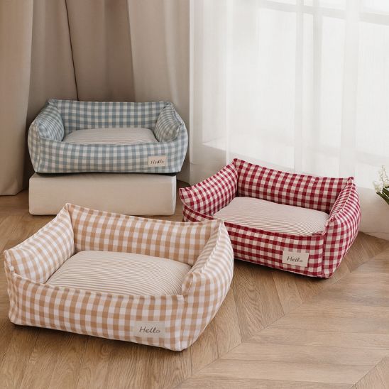 trois panier pour chat rayure abricot rouge bleu