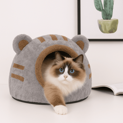 chat allonge dans niche pour chat design ours gris doux