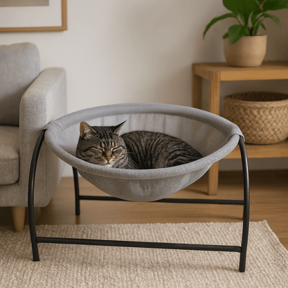 chat endormi dans hamac pour chat forme dome confortable gris
