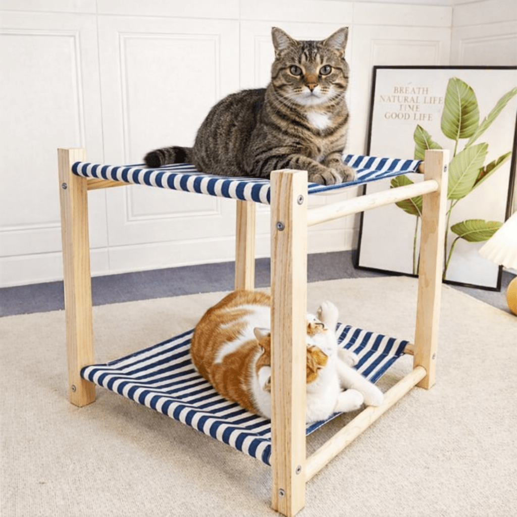 deux felins dans hamac pour chat double bleu confortable