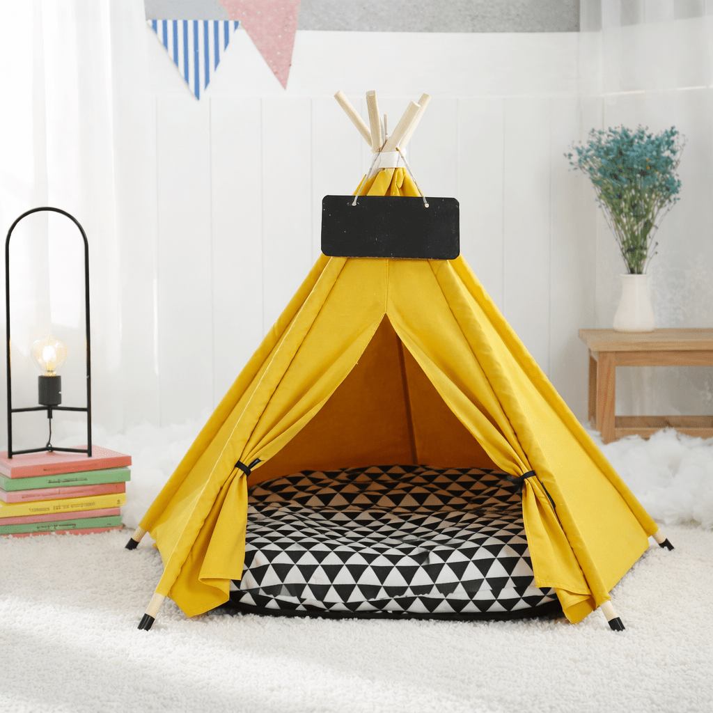 tente pour chat confortable jaune design triangle noir
